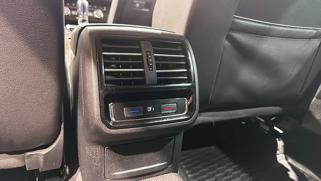 Vehicle Image 17