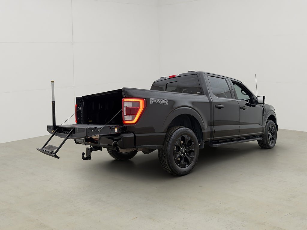 Vehicle Image 13