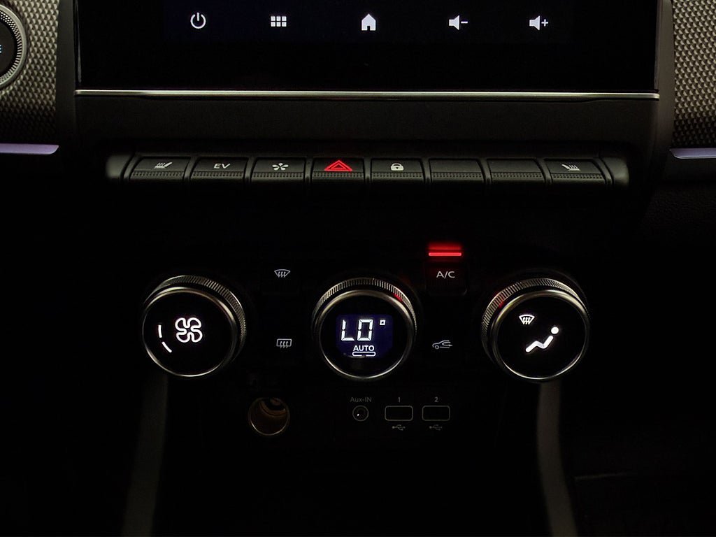 Vehicle Image 24