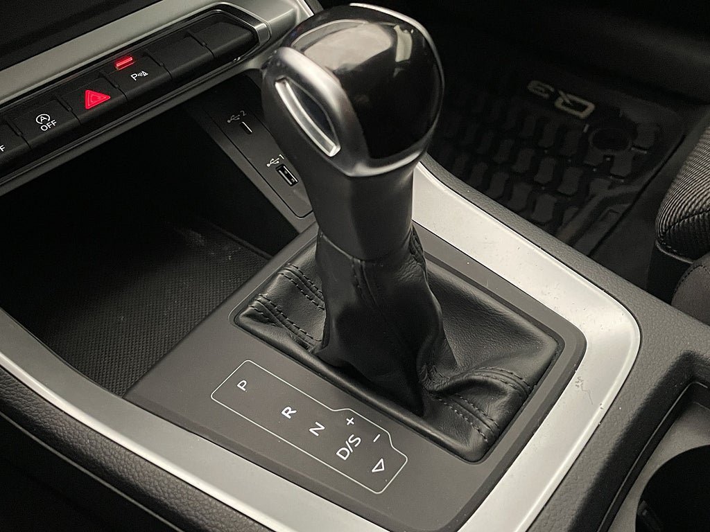 Vehicle Image 24