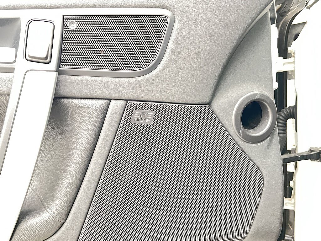 Vehicle Image 24
