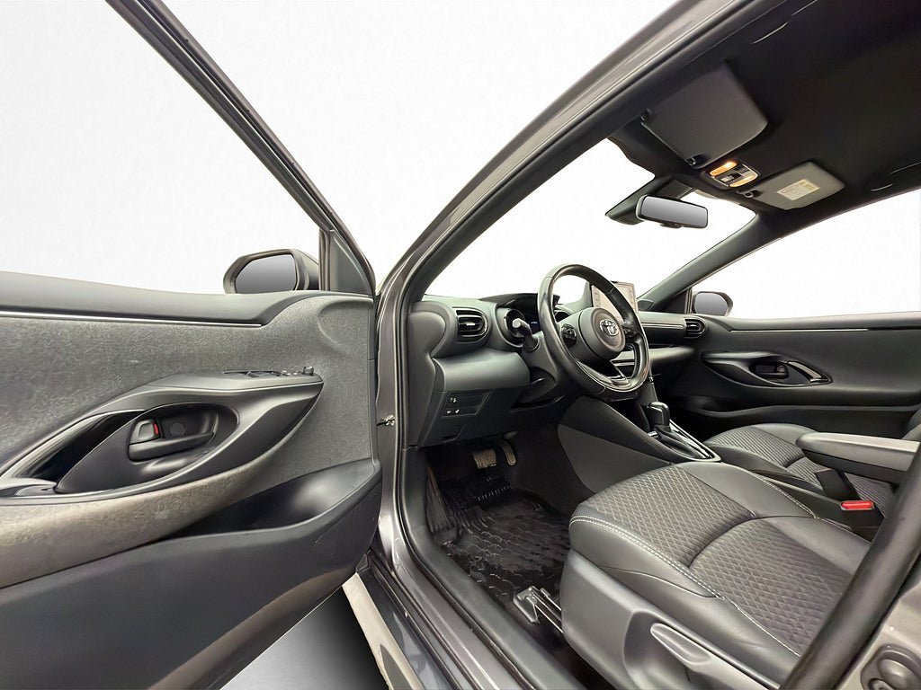 Vehicle Image 9