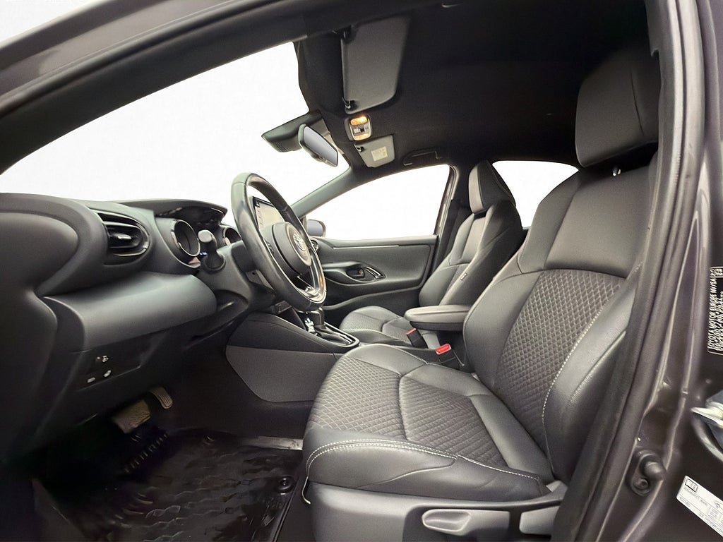 Vehicle Image 10