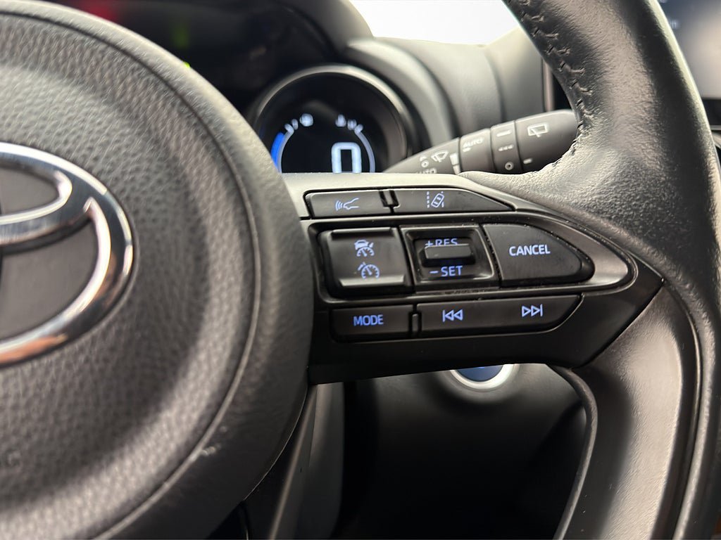 Vehicle Image 15