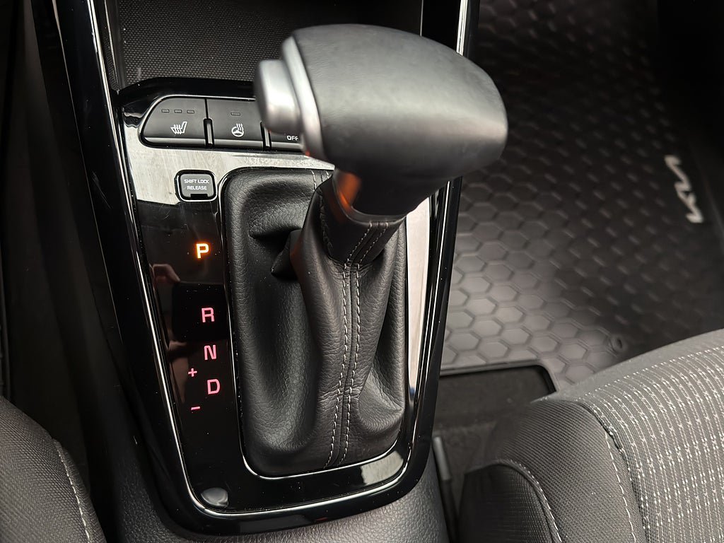 Vehicle Image 23