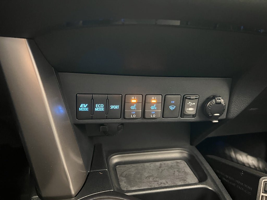 Vehicle Image 24