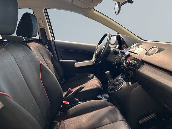 Vehicle Image 10
