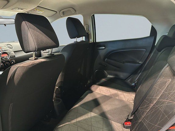 Vehicle Image 13
