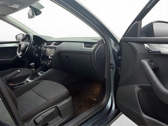 Vehicle Image 24