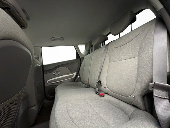 Vehicle Image 26