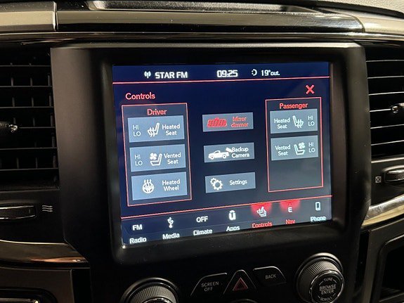 Vehicle Image 19