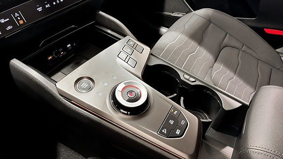 Vehicle Image 21