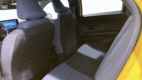 Vehicle Image 9