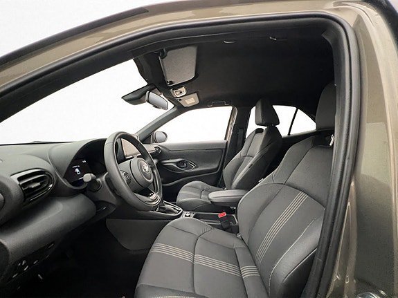 Vehicle Image 11
