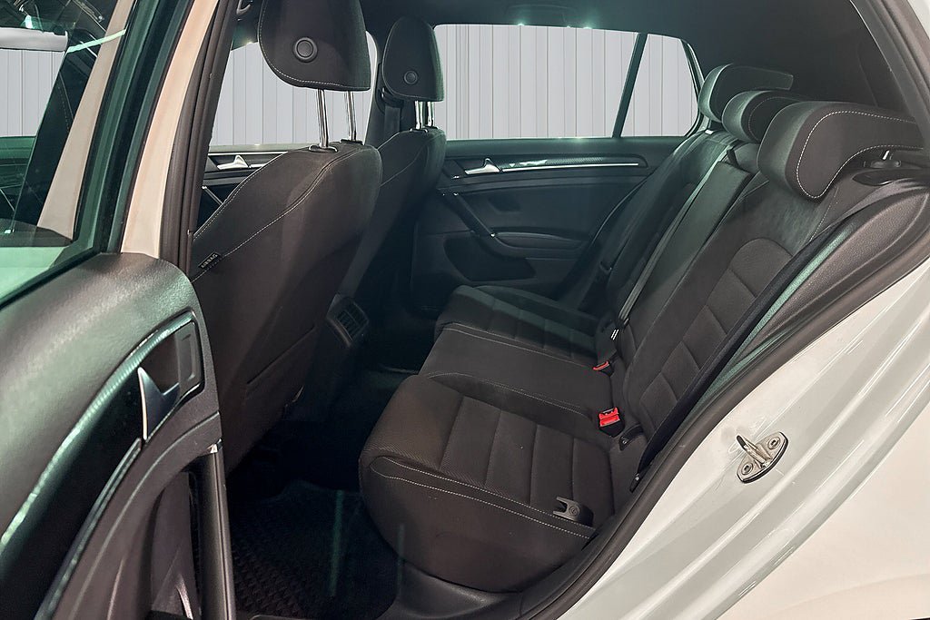 Vehicle Image 17
