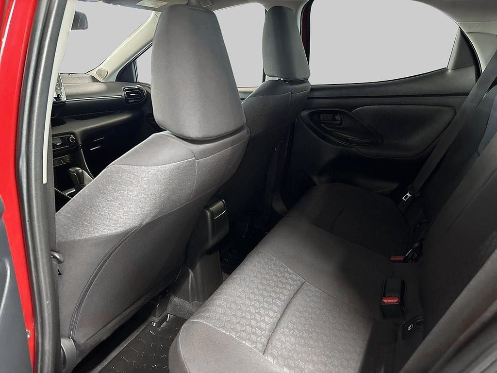 Vehicle Image 11