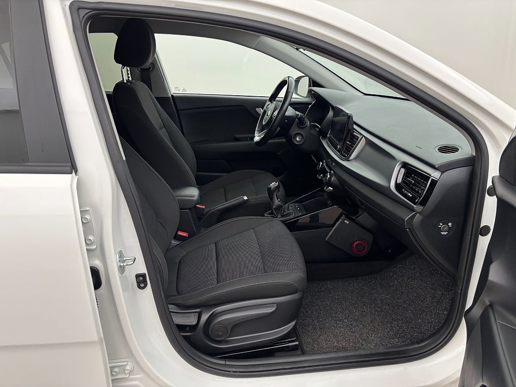 Vehicle Image 24