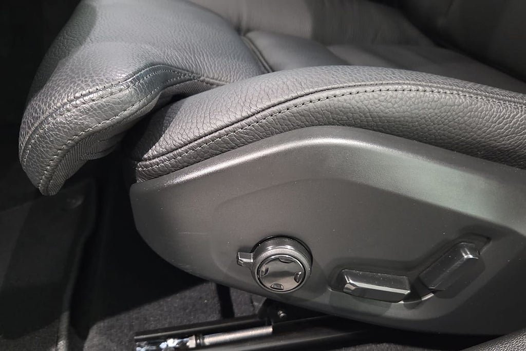 Vehicle Image 15
