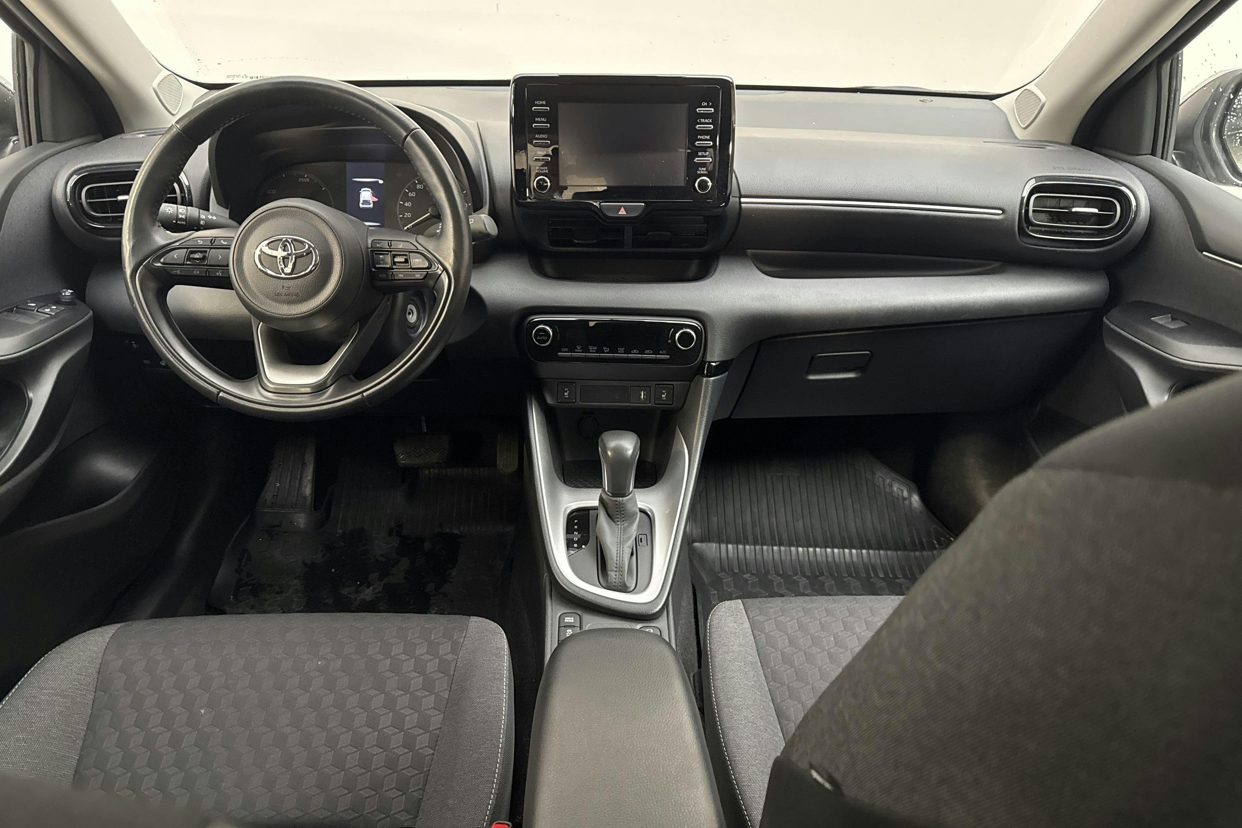 Vehicle Image 6