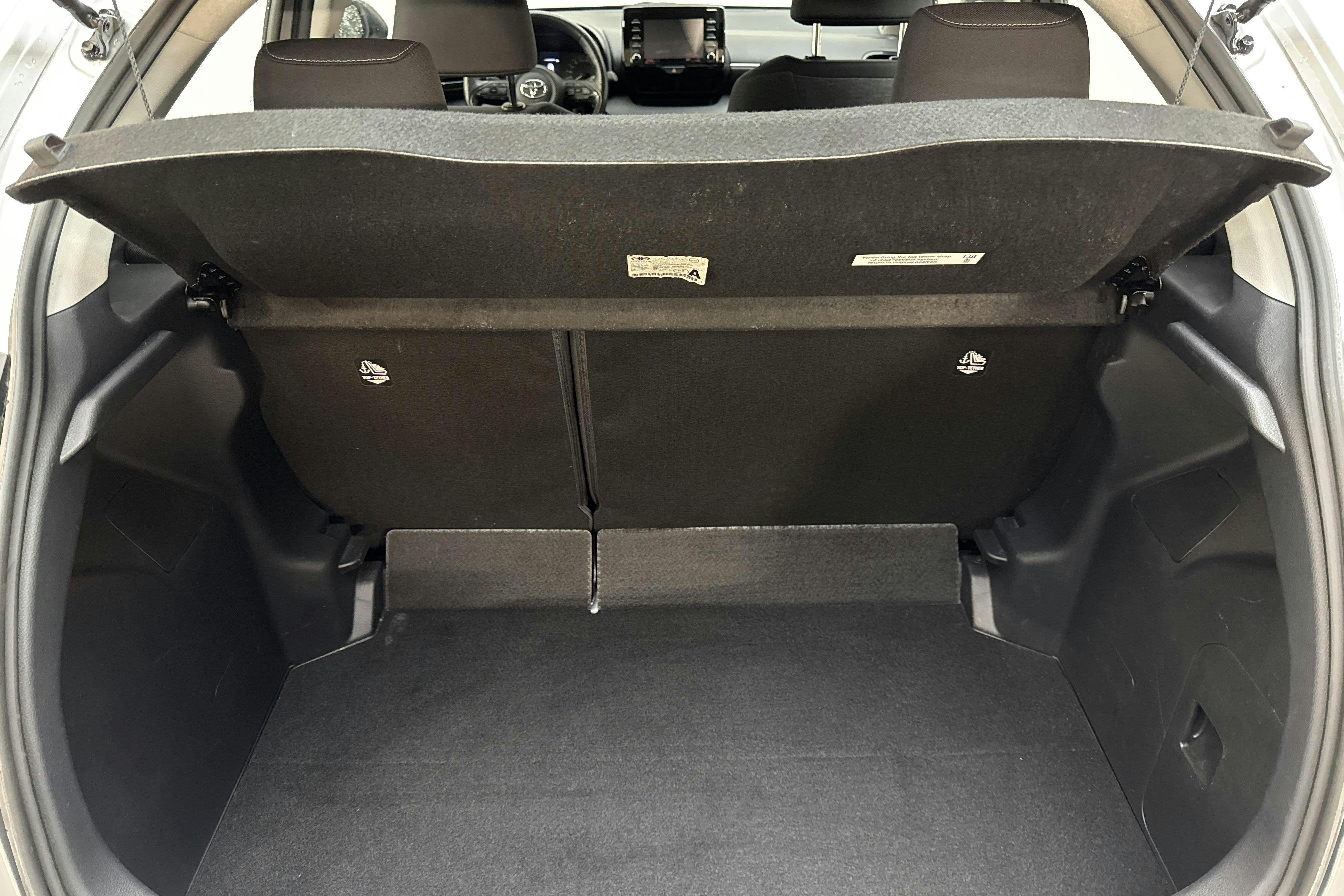 Vehicle Image 8