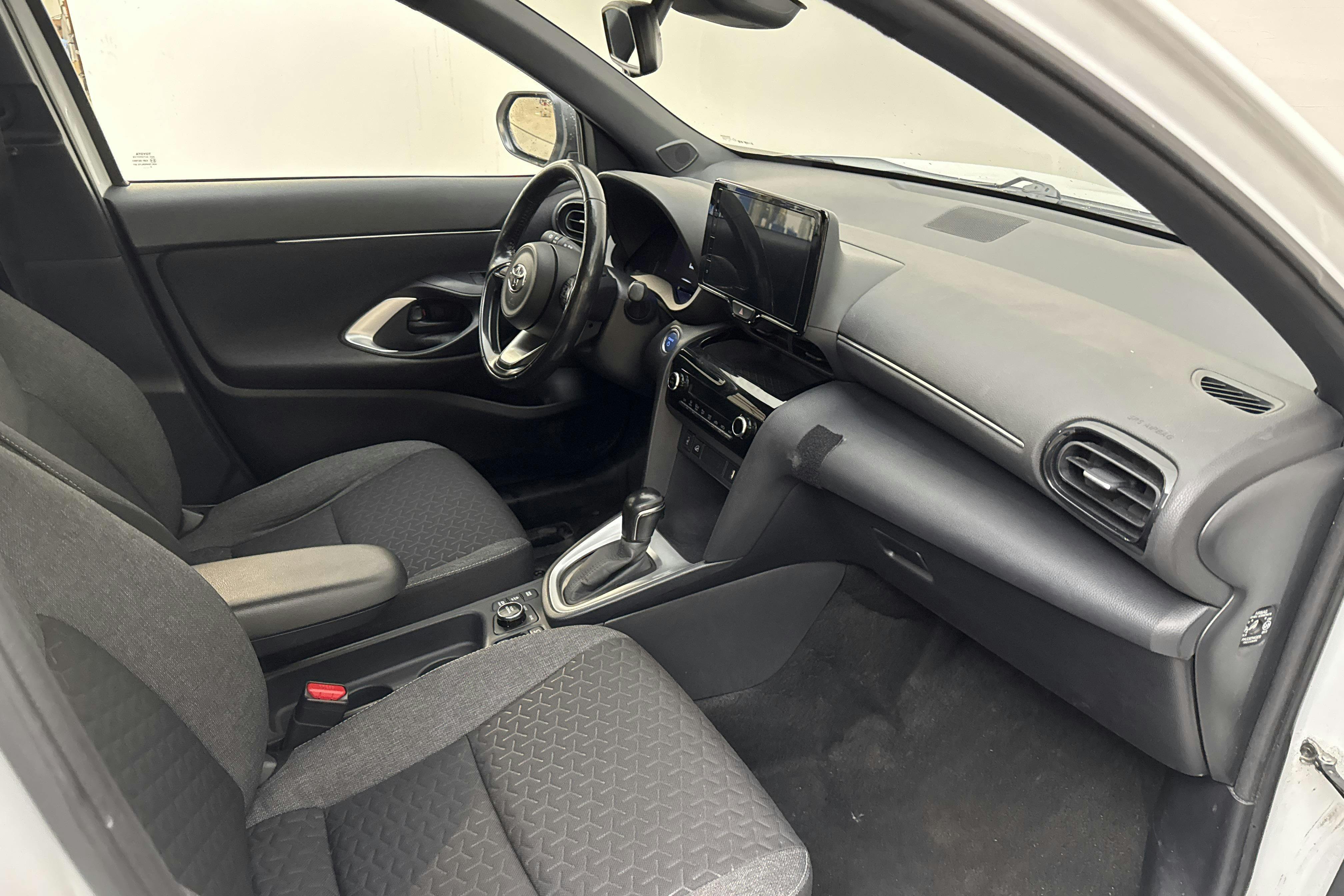 Vehicle Image 9