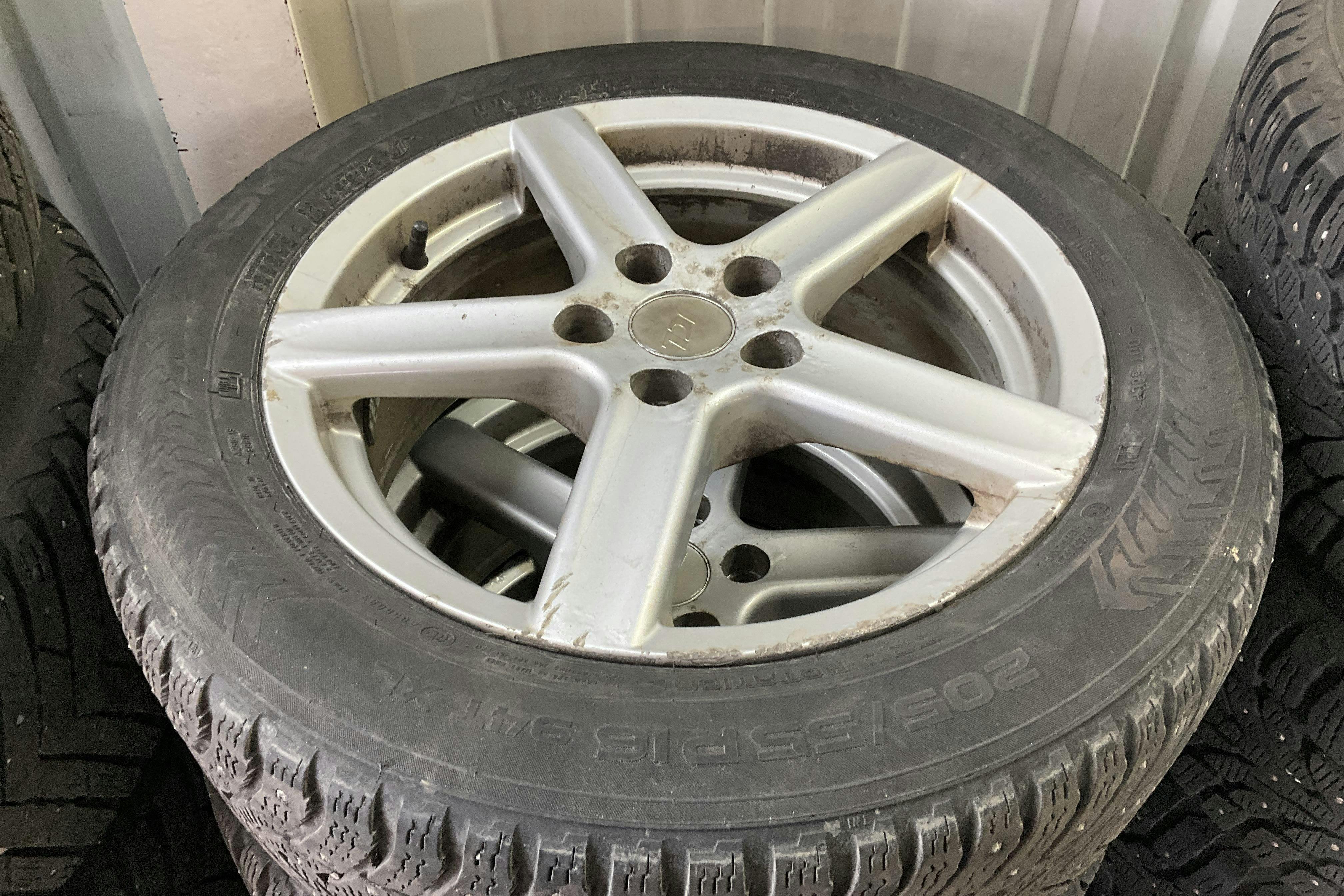 Vehicle Image 11