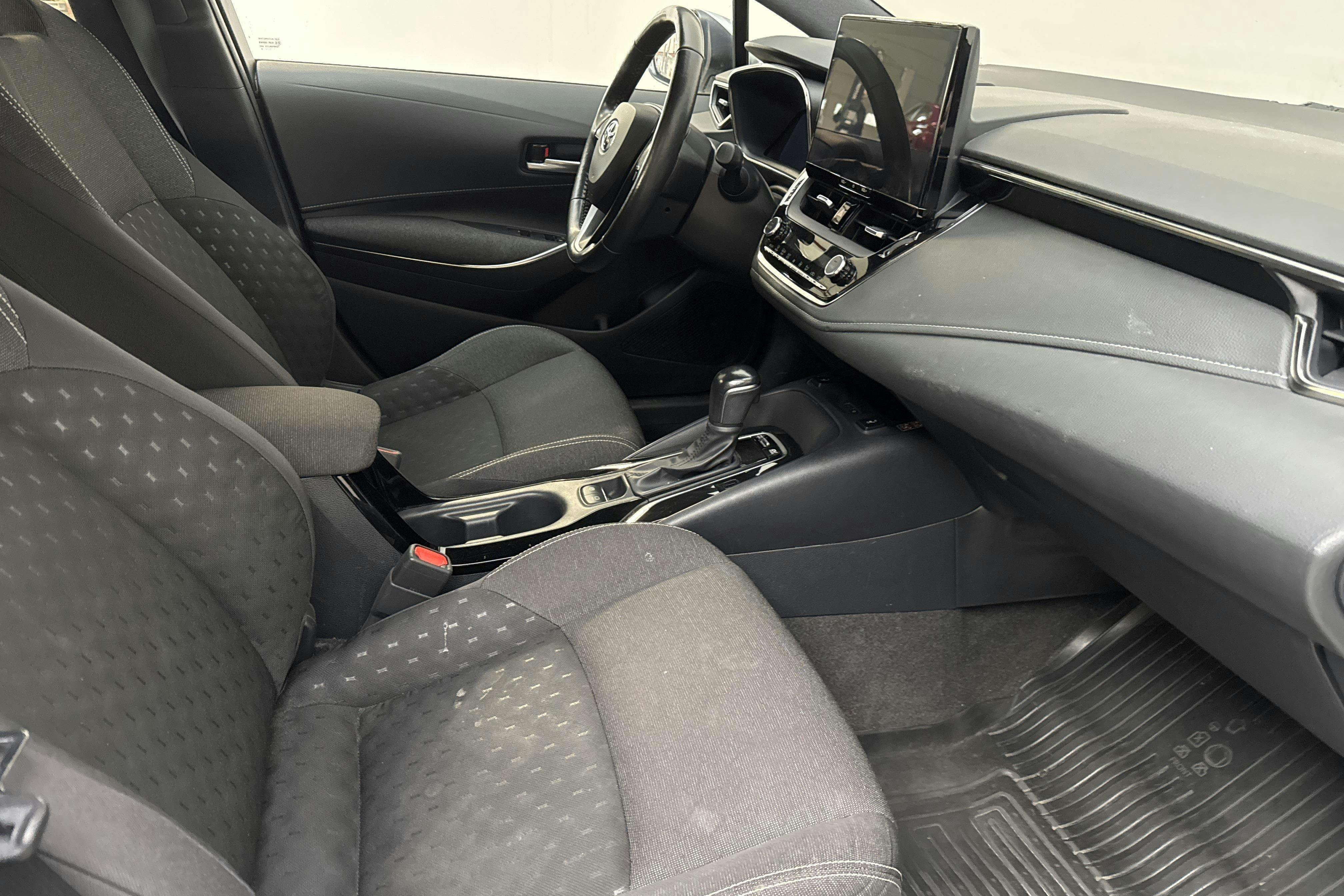 Vehicle Image 9