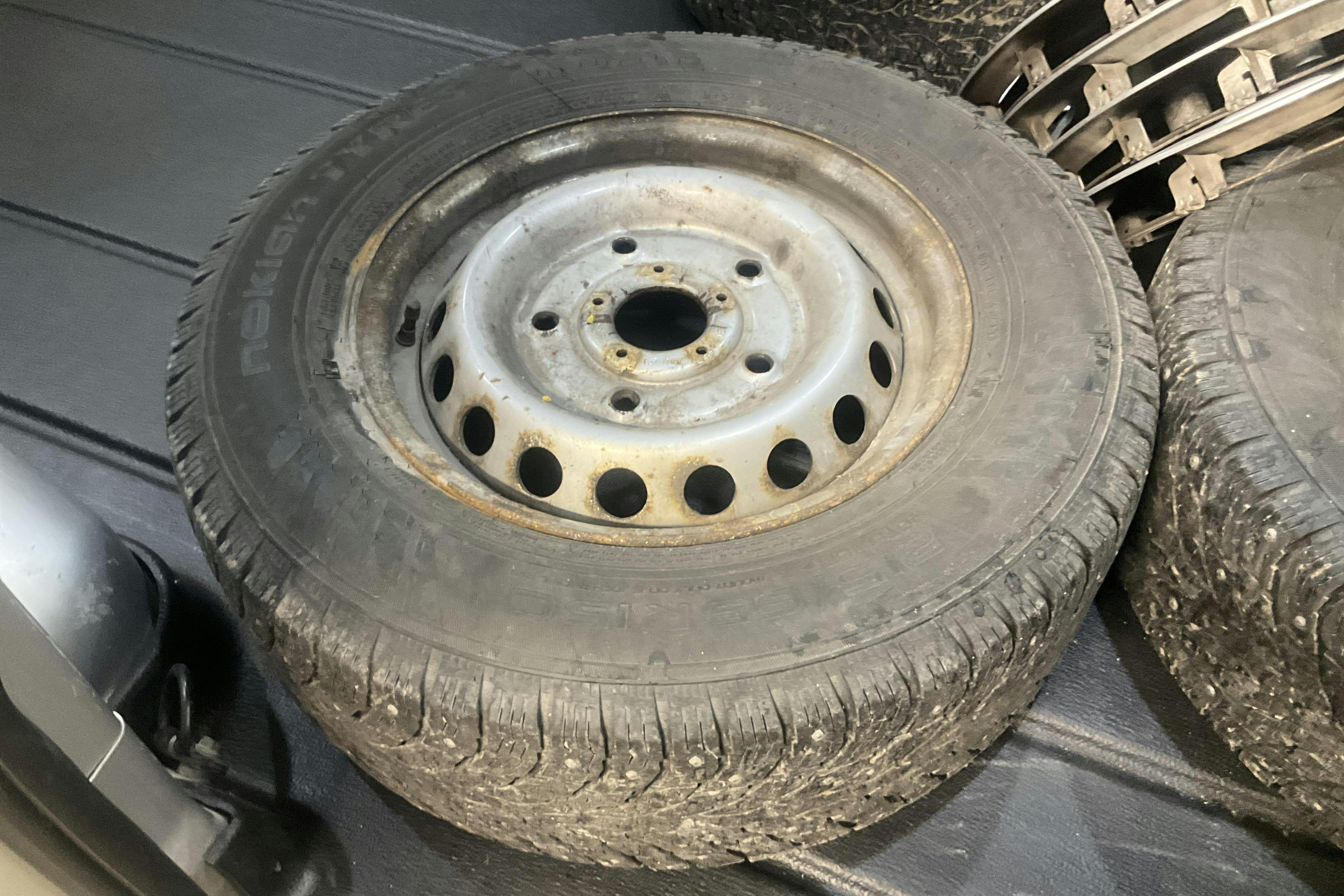 Vehicle Image 12