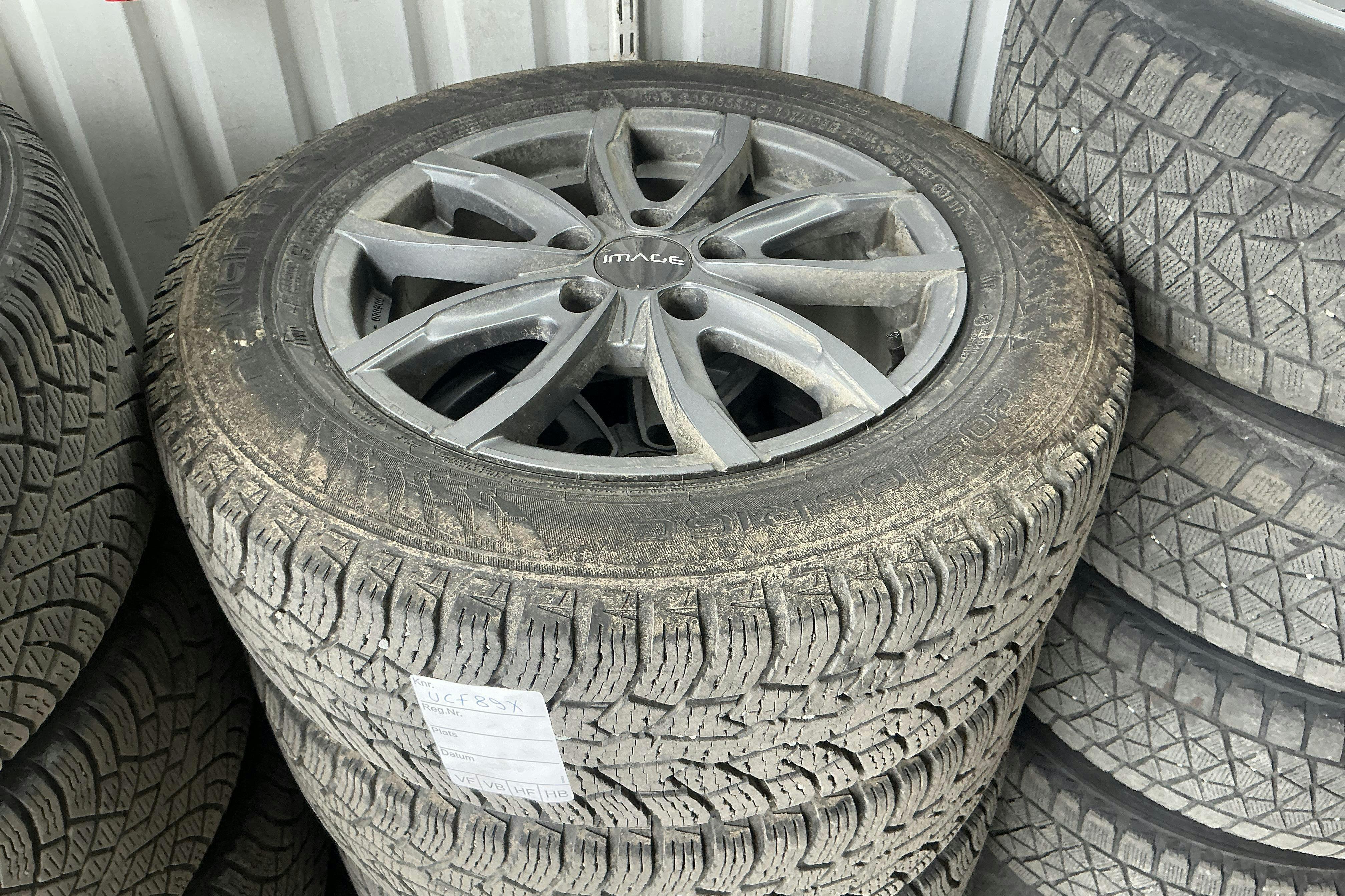 Vehicle Image 11
