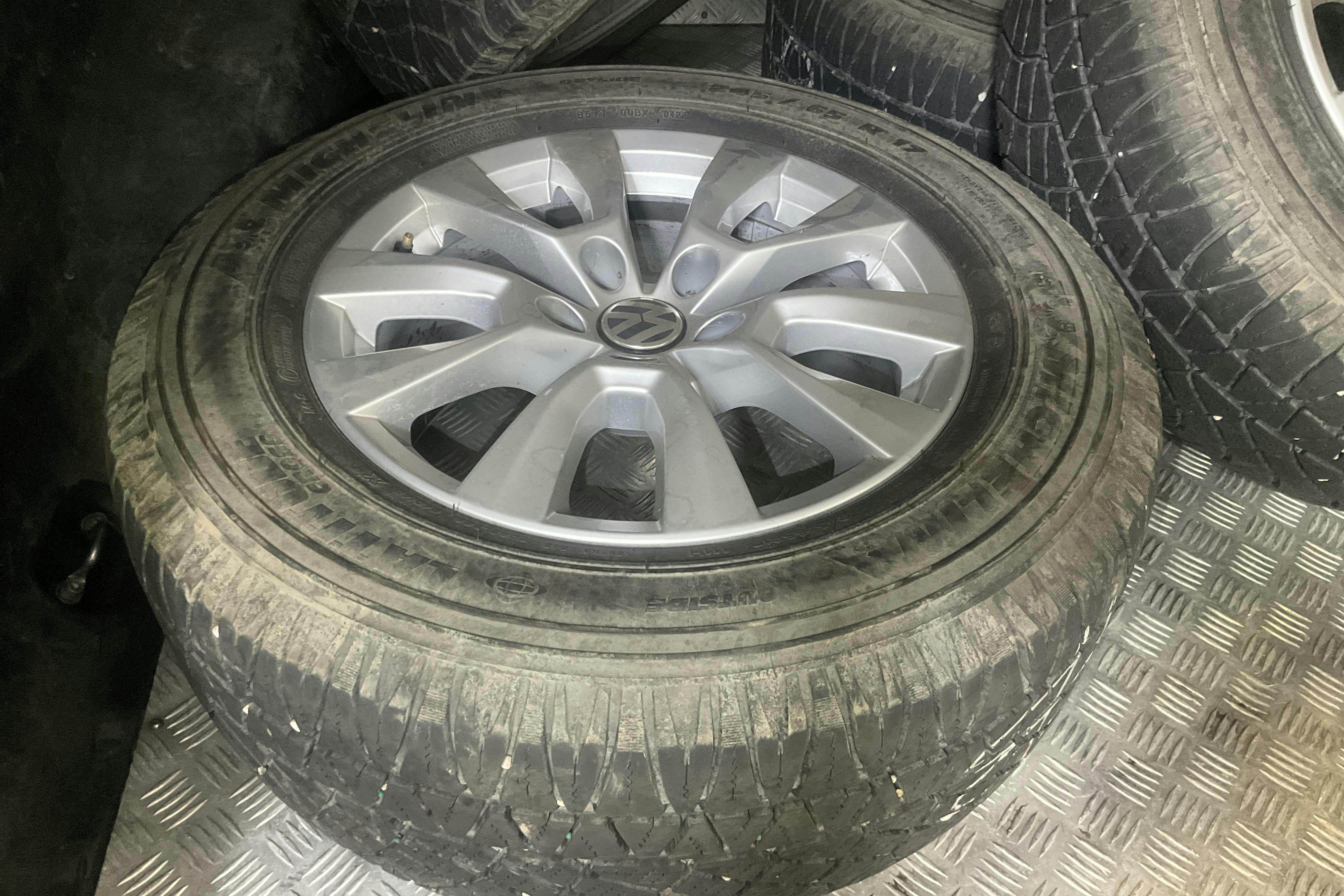 Vehicle Image 13