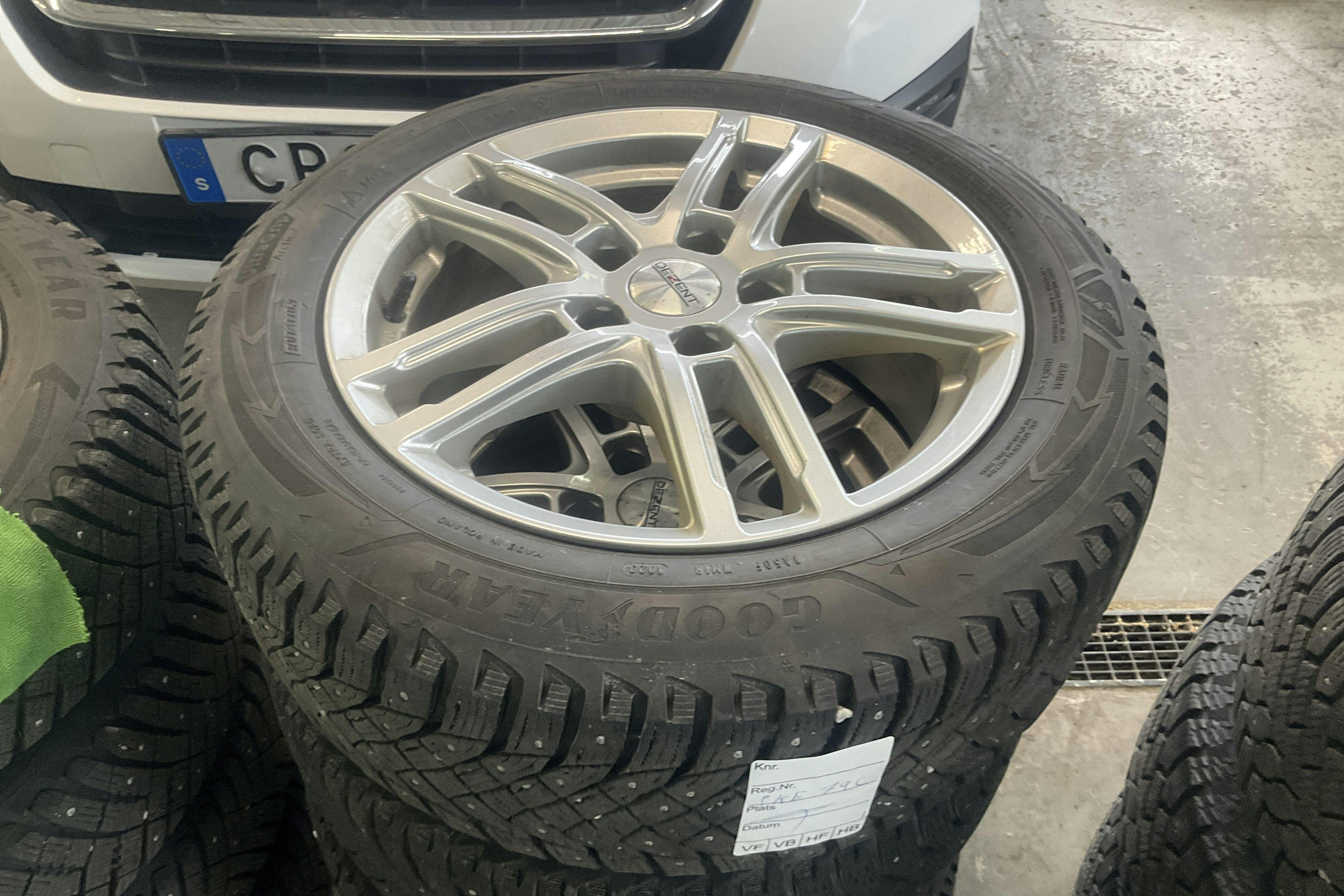 Vehicle Image 11