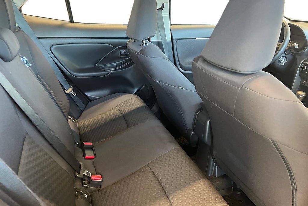 Vehicle Image 9