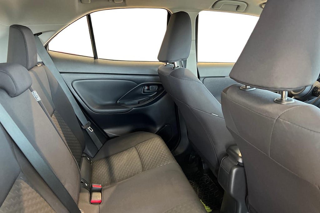 Vehicle Image 9