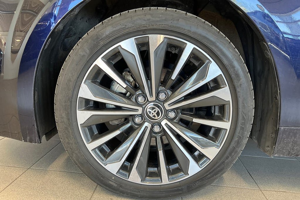 Vehicle Image 17