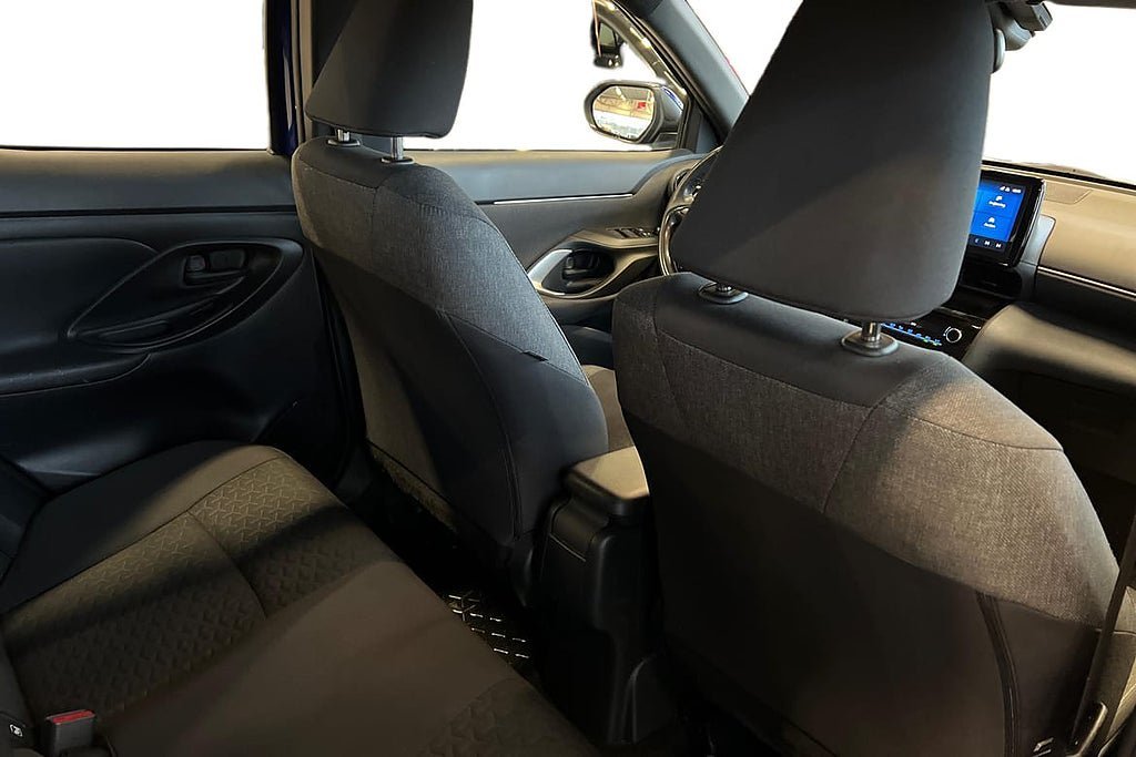 Vehicle Image 12