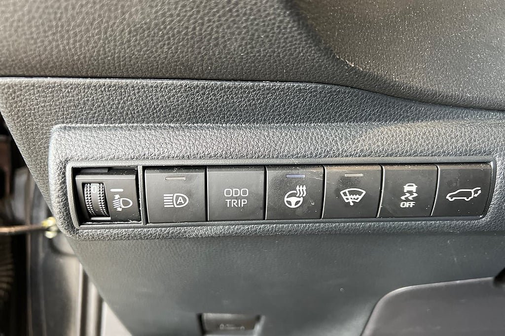 Vehicle Image 23