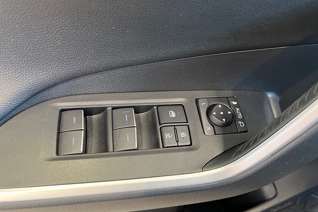 Vehicle Image 22
