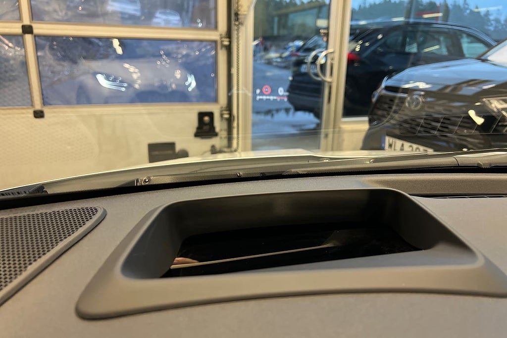 Vehicle Image 26