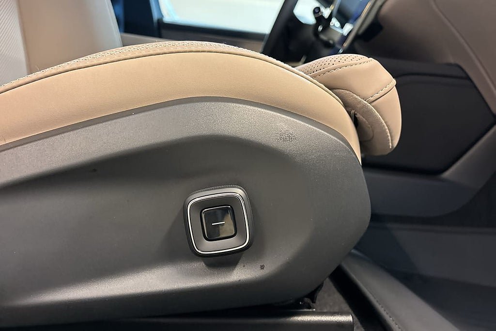 Vehicle Image 37