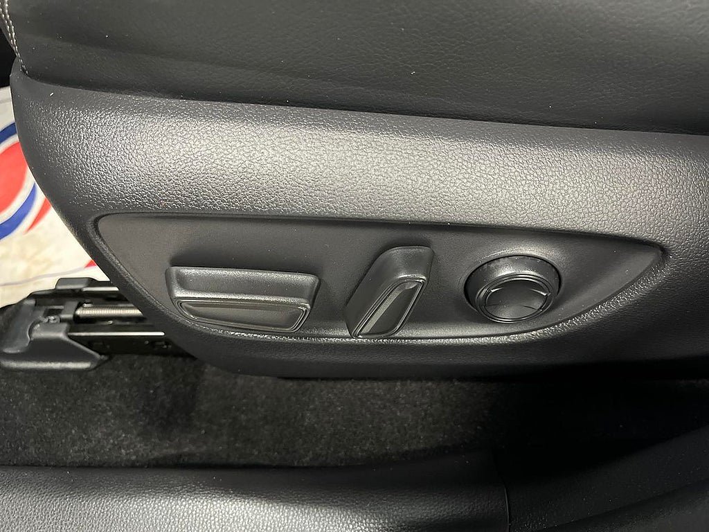 Vehicle Image 22