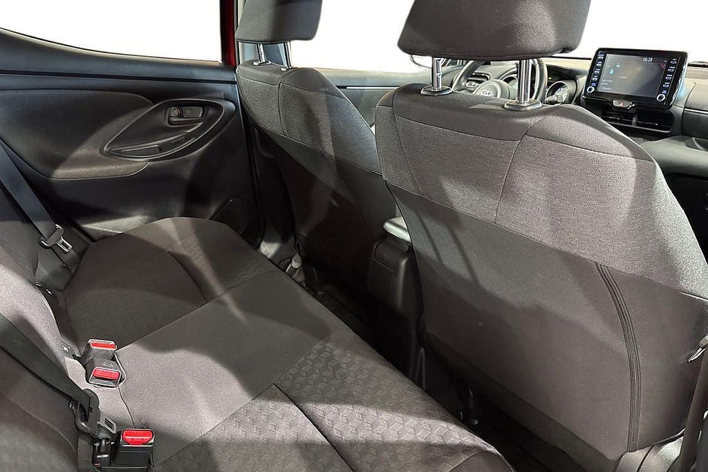 Vehicle Image 9