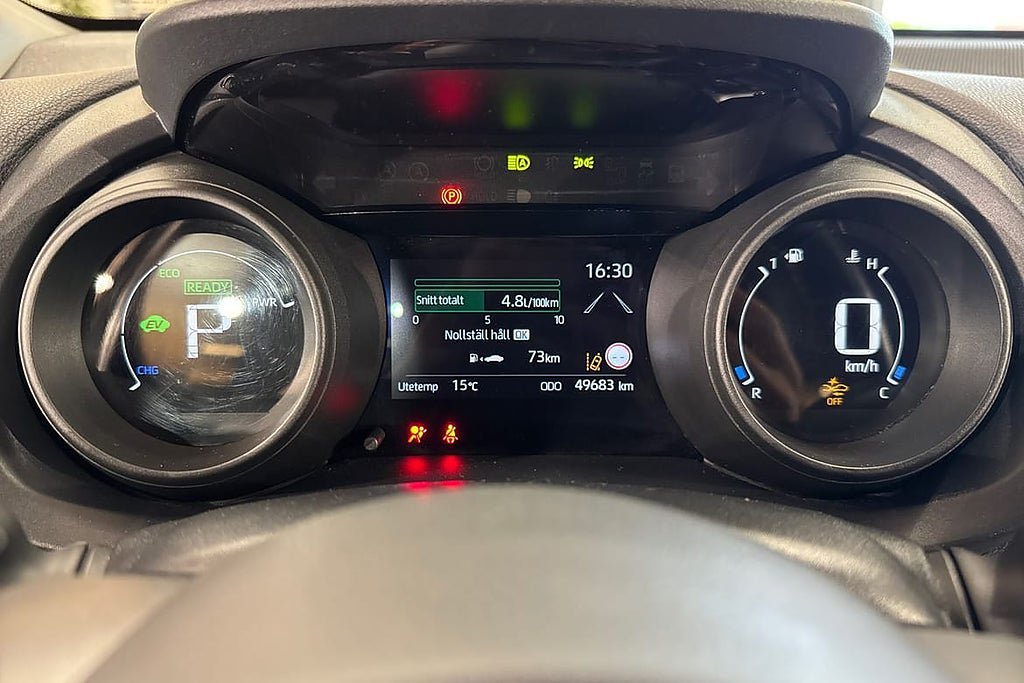 Vehicle Image 16