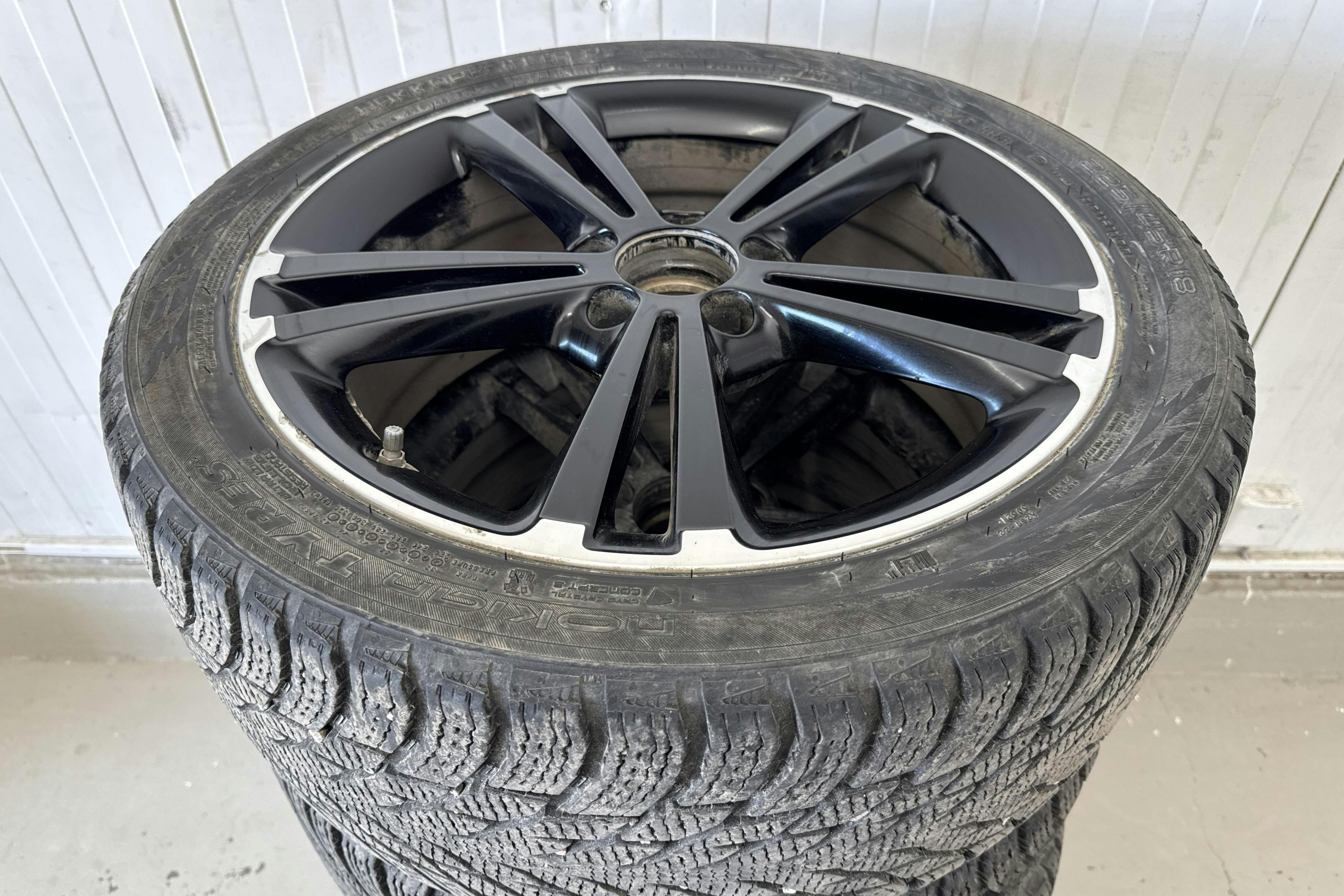 Vehicle Image 21