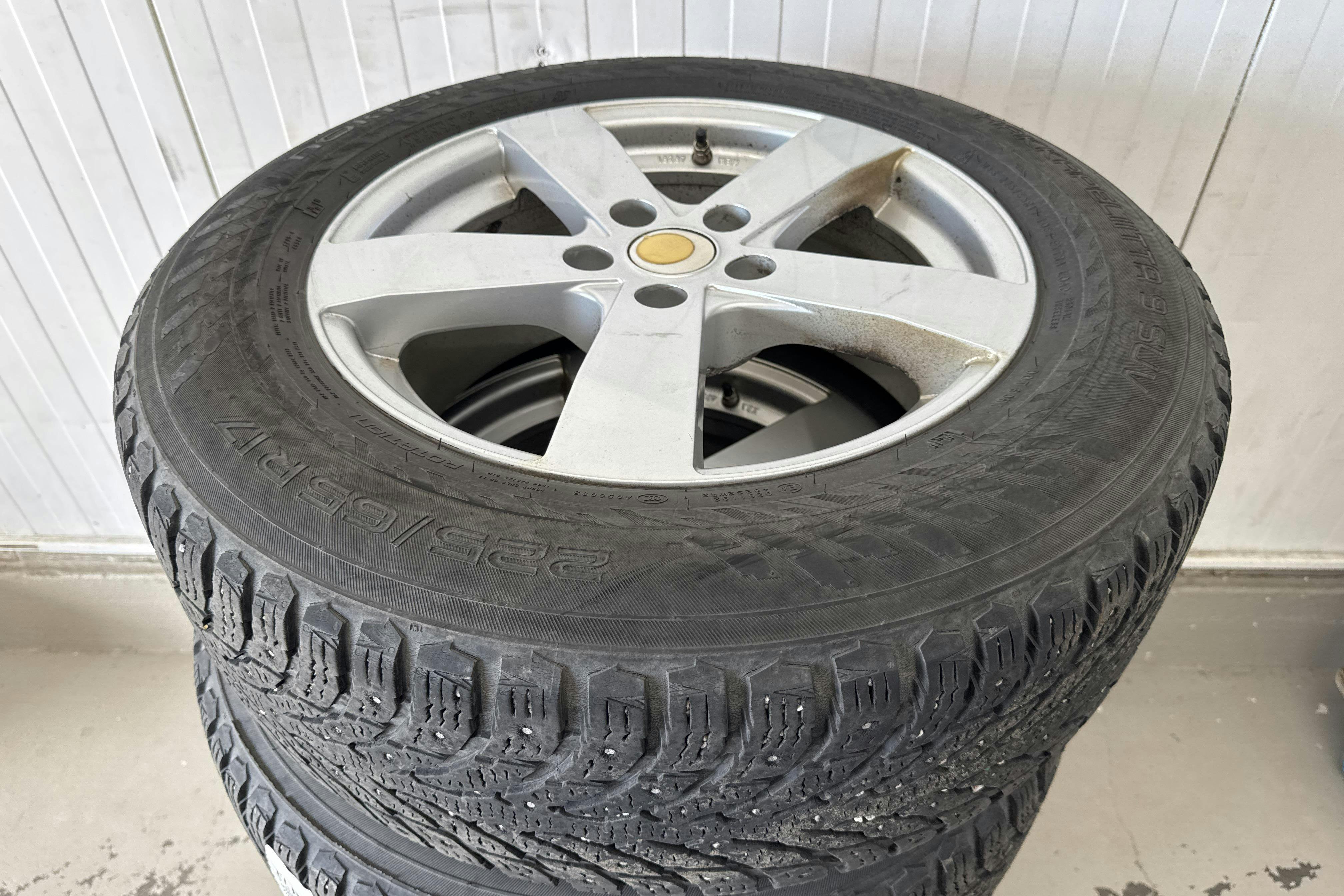 Vehicle Image 19