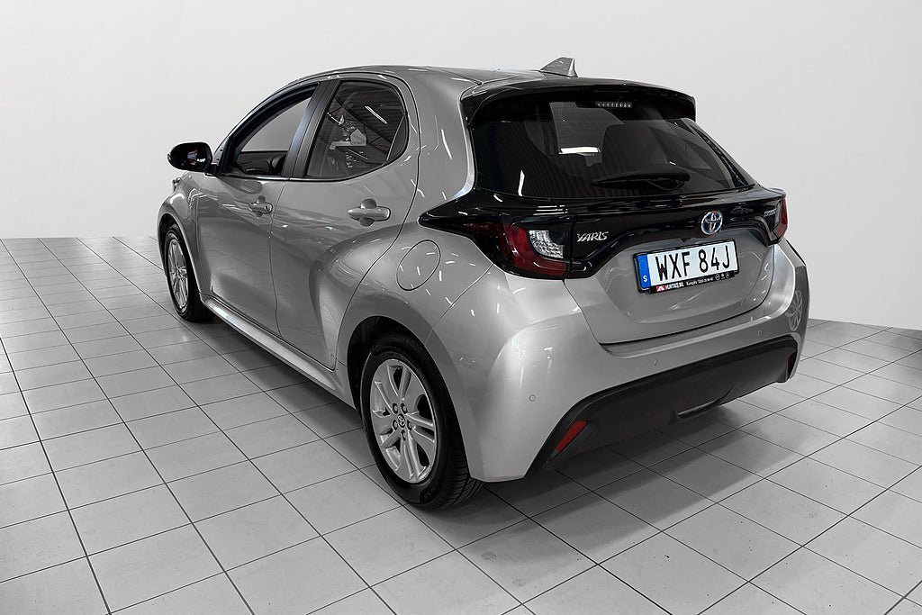 Vehicle Image 8