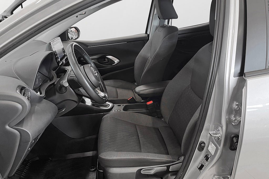 Vehicle Image 10