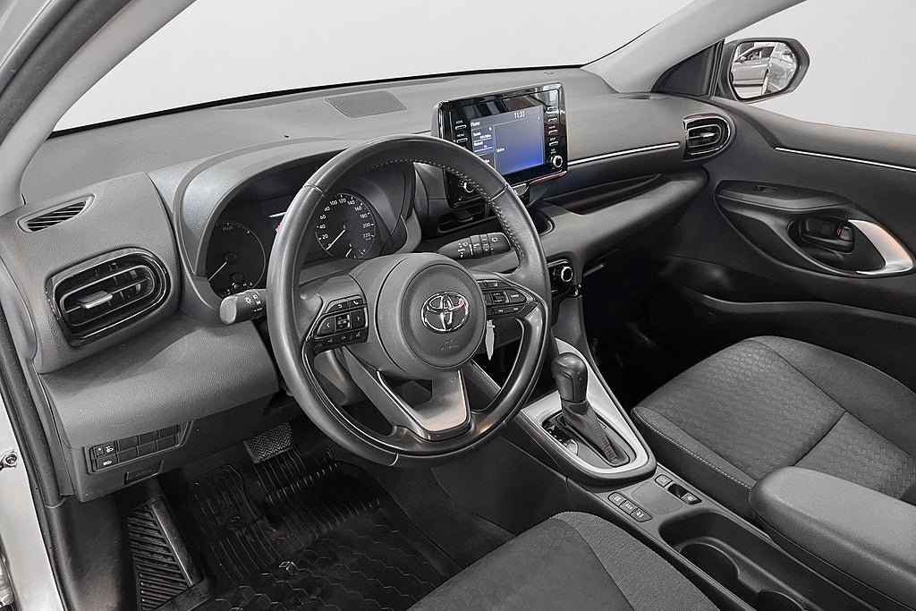 Vehicle Image 16