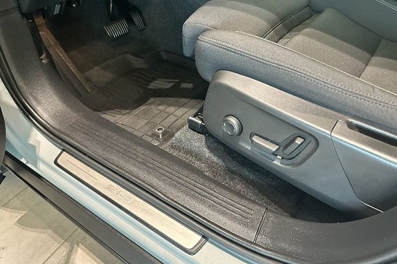 Vehicle Image 26