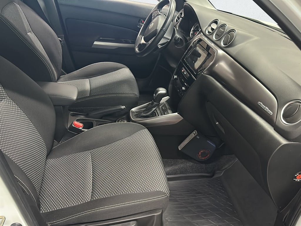 Vehicle Image 11