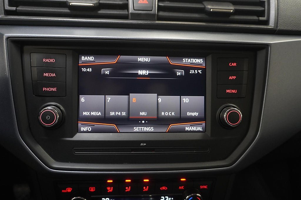 Vehicle Image 10